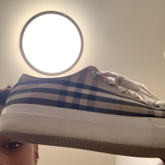 The Burberry in good condition I just need a some new shoes - Picture 9 of 16